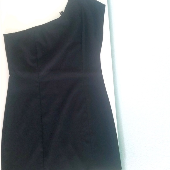 One shoulder dress - Picture 1 of 3